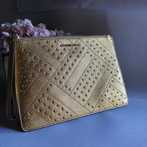 NWT ! Michael Kors Jet Set Travel XL Zip Clutch